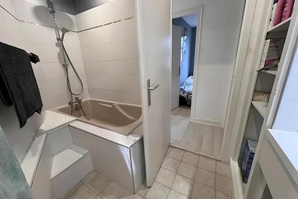 INVESTISSEMENT L Arbresle local commercial avec triplex habitable  264m2