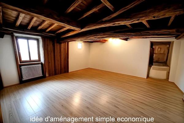 INVESTISSEMENT L Arbresle local commercial avec triplex habitable  264m2