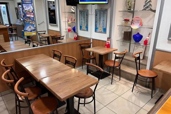 INVESTISSEMENT L Arbresle local commercial avec triplex habitable  264m2