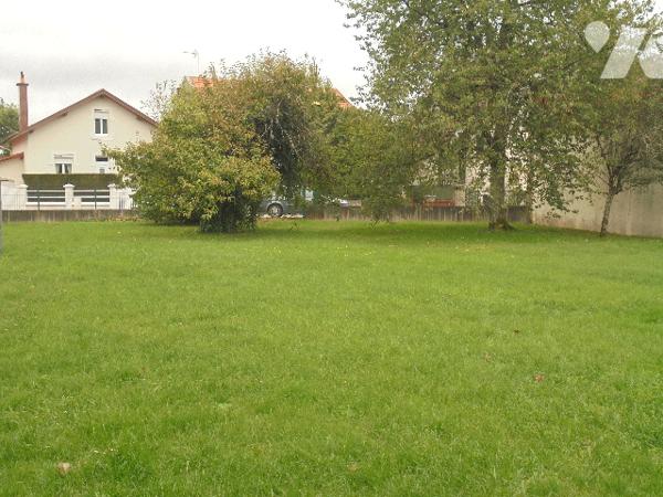 Jolie maison, idéalement située à NOMEXY, avec grand terrain attenant