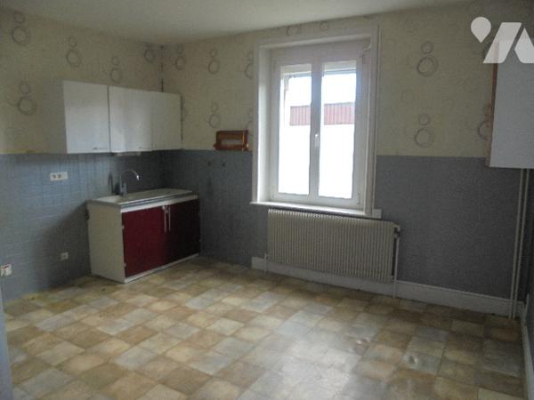 Jolie maison, idéalement située à NOMEXY, avec grand terrain attenant