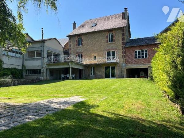 Nouveau mandat, superbe maison de caractère située sur la commune de Haraucourt composé comme s...