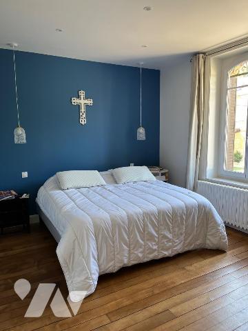 Nouveau mandat, superbe maison de caractère située sur la commune de Haraucourt composé comme s...