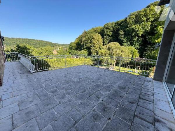Nouveau mandat, superbe maison de caractère située sur la commune de Haraucourt composé comme s...