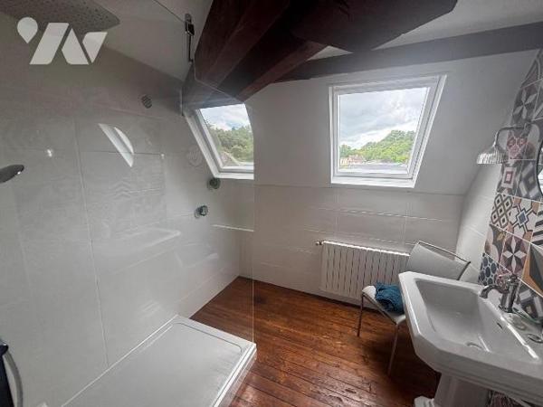 Nouveau mandat, superbe maison de caractère située sur la commune de Haraucourt composé comme s...