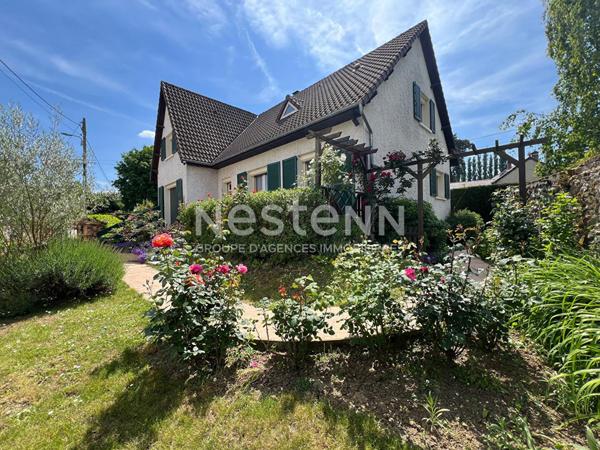Nestenn Igny - 7 pièces, 6 chambres, jardin clos, sous-sol total avec garage - proche RER, des commerces et de la Bièvre