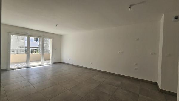 Appartement Nimes 3 pièces 67.60 m2