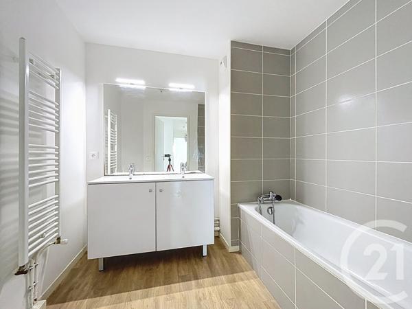 Appartement T4 à vendre  4 pièces - 75,02 m2 REZE - 44