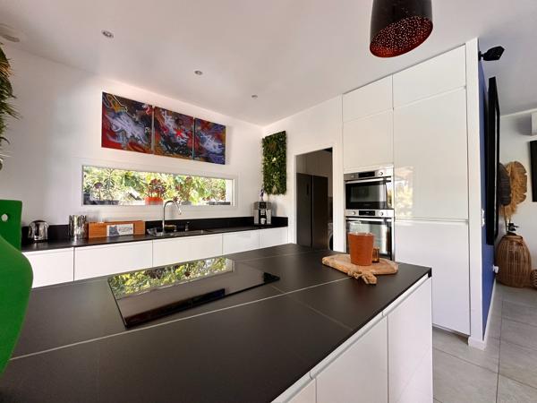 Villa contemporaine 128 m² (2017) - Piscine - Prestations de qualité - Aucun travaux