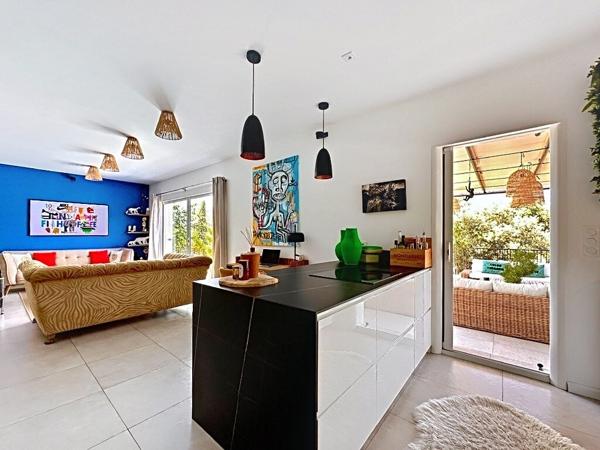 Villa contemporaine 128 m² (2017) - Piscine - Prestations de qualité - Aucun travaux
