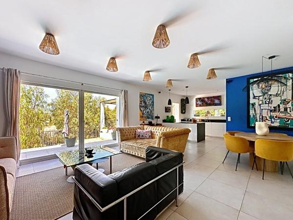Villa contemporaine 128 m² (2017) - Piscine - Prestations de qualité - Aucun travaux