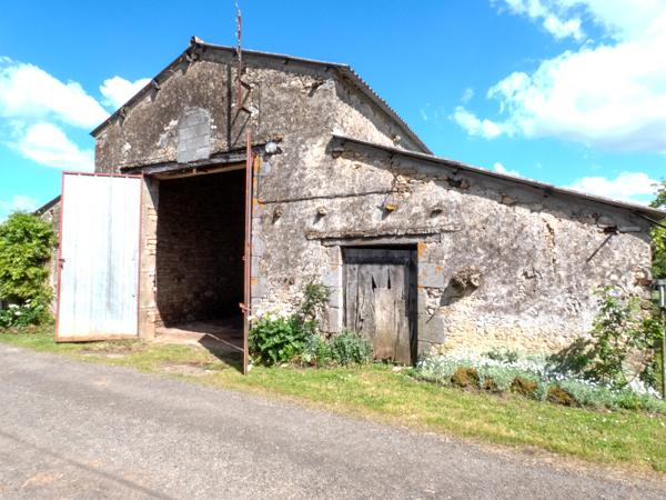 Saint-Vincent-sur-Graon (85540) Grange à réhabiliter, sur un terrain de 2971m2.