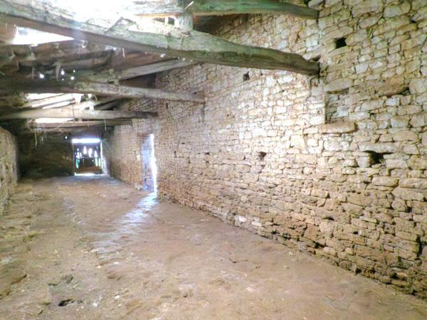 Saint-Vincent-sur-Graon (85540) Grange à réhabiliter, sur un terrain de 2971m2.