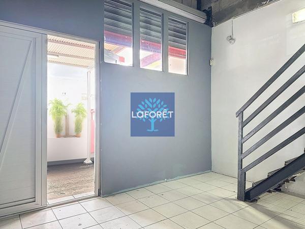 Location local commercial La Trinité - 202 m² - 2 030 €/mois