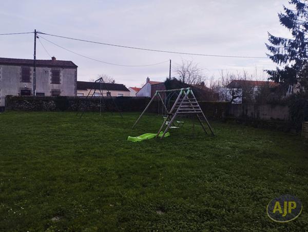 Vente terrain Tiffauges : 58 000 € - AJP Immobilier Montaigu
