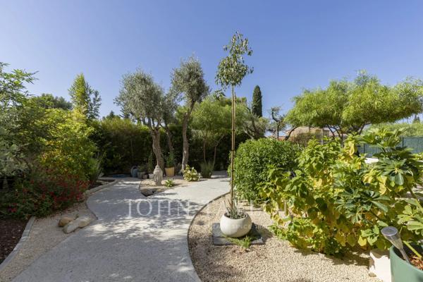Bandol – Appartement contemporain en rez-de-jardin, centre-ville à pied