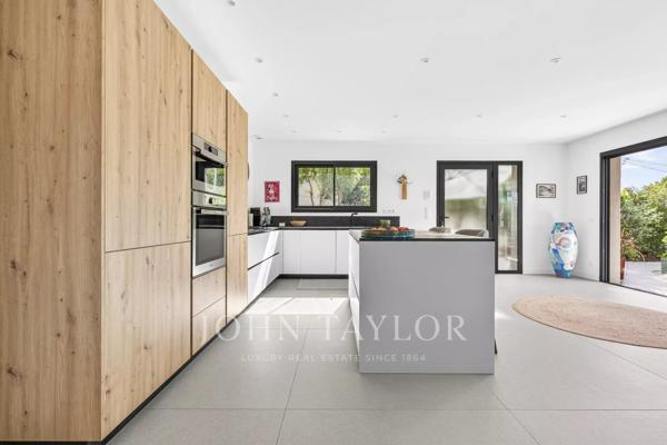 Bandol – Appartement contemporain en rez-de-jardin, centre-ville à pied