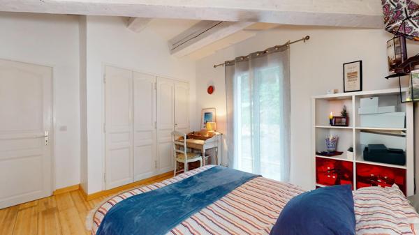 HYERES - VILLA T6 VUE MER - A VENDRE