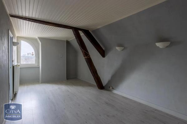 Appartement à louer 4 pièces 78.1m² Nevers (58000)