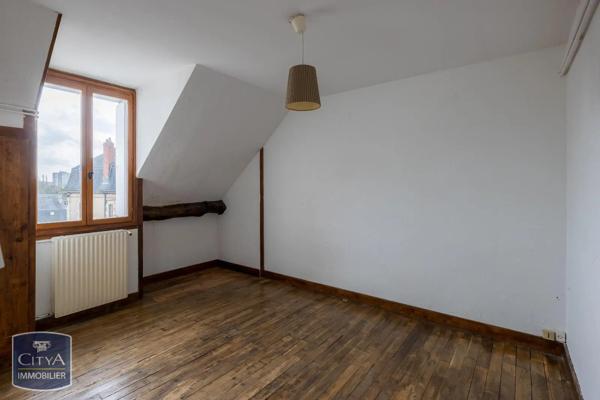 Appartement à louer 4 pièces 78.1m² Nevers (58000)