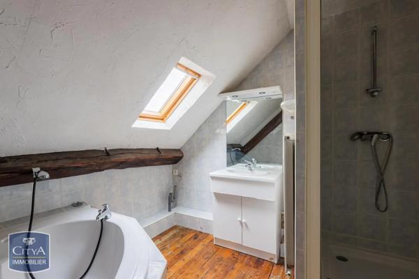 Appartement à louer 4 pièces 78.1m² Nevers (58000)