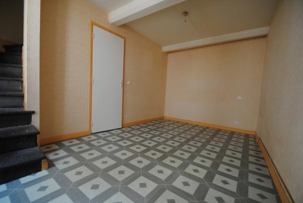 Maison
                                                                                                                                                                                                                                                                                                                        4 pièce(s)                                                                                                                                                                                                          2 chambre(s)                                                                                                                                                                                                          67  m²