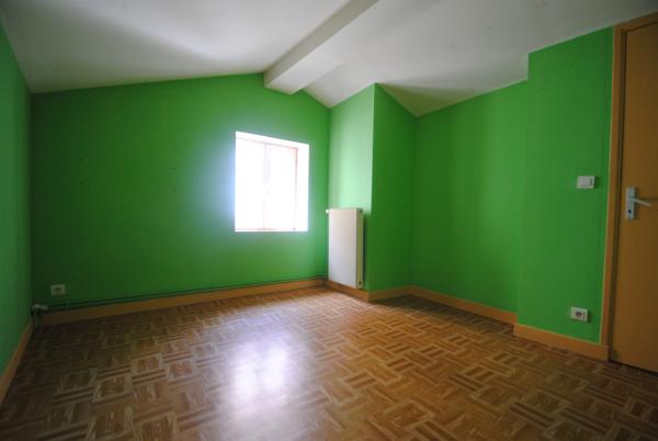 Maison
                                                                                                                                                                                                                                                                                                                        4 pièce(s)                                                                                                                                                                                                          2 chambre(s)                                                                                                                                                                                                          67  m²