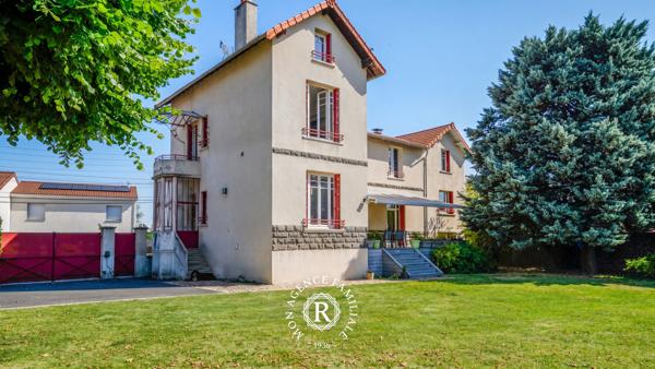 Maison
                                                                                                                                                                                                                                                                                                                        6 pièce(s)                                                                                                                                                                                                          4 chambre(s)                                                                                                                                                                                                          222  m²