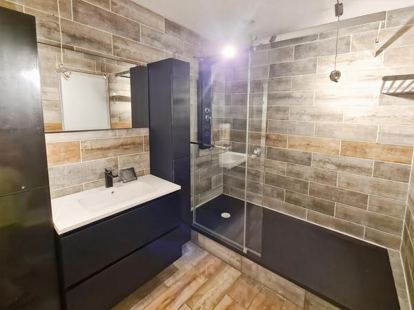 Appartement rénové + 2 parkings à Pertuis