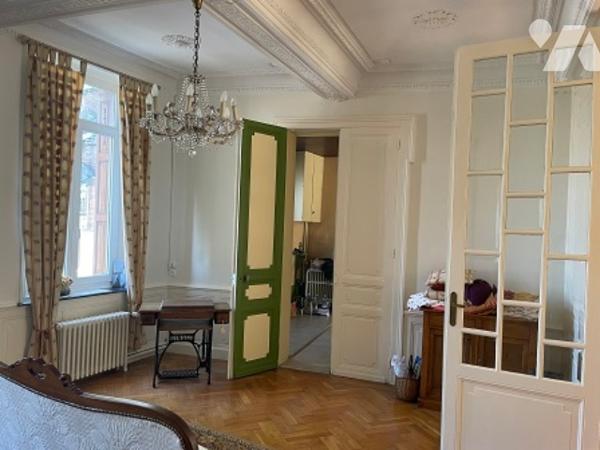 UNE MAISON A USAGE D'HABITATION