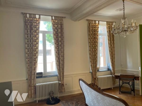 UNE MAISON A USAGE D'HABITATION