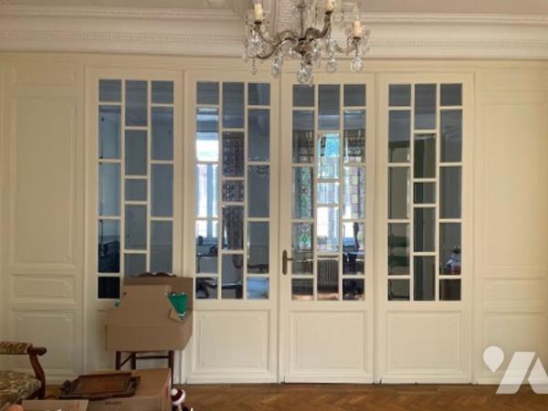 UNE MAISON A USAGE D'HABITATION