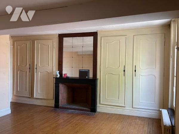 UNE MAISON A USAGE D'HABITATION