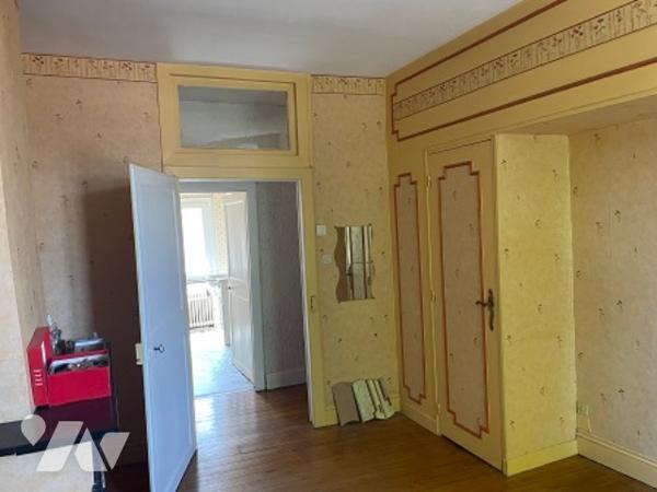 UNE MAISON A USAGE D'HABITATION