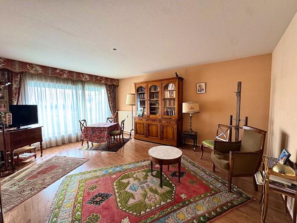 Appartement Orleans 3 pièces de 85.63 m2 avec balcon, ascenseur, parking et cave