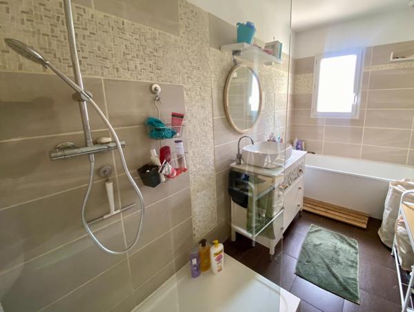 maison récente de 2011 avec potentiel d'extension