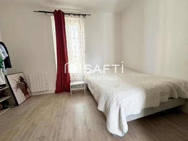 A VISITER SUR AVIGNON  (84)  - MAGNIFIQUE MAISON DE VILLE DE 76 M²  ENV.