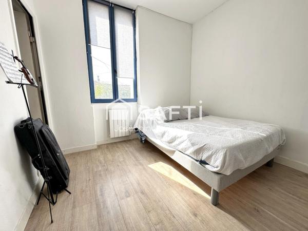 A VISITER SUR AVIGNON  (84)  - MAGNIFIQUE MAISON DE VILLE DE 76 M²  ENV.