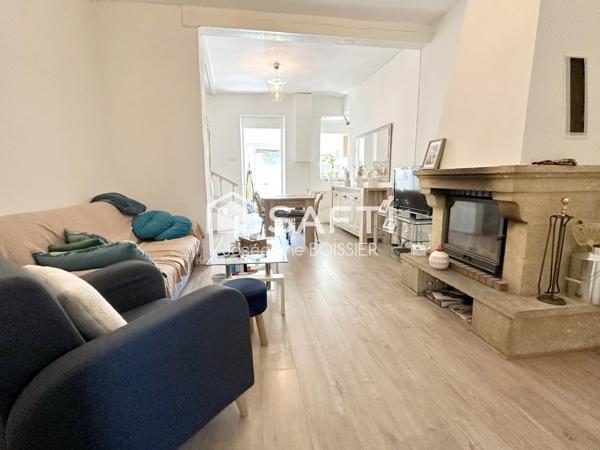 A VISITER SUR AVIGNON  (84)  - MAGNIFIQUE MAISON DE VILLE DE 76 M²  ENV.