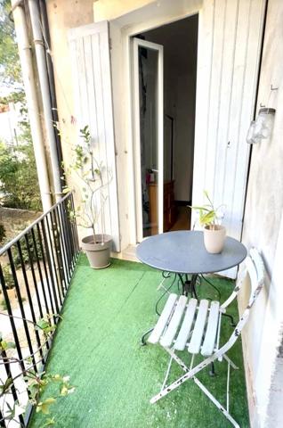 APPARTEMENT NIMES TROIS CHAMBRES PETITE TERRASSE PROCHE GARE LUMINEUX