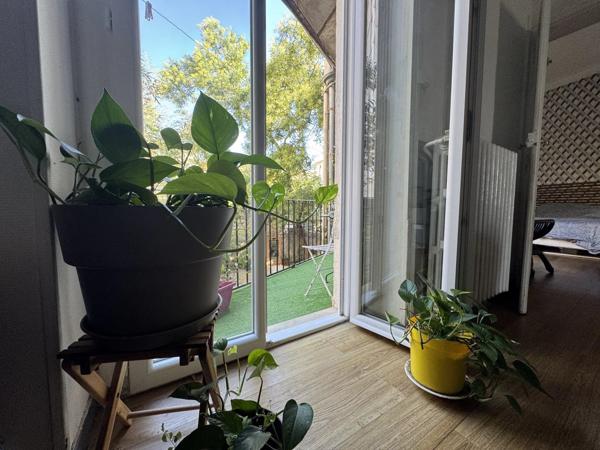 APPARTEMENT NIMES TROIS CHAMBRES PETITE TERRASSE PROCHE GARE LUMINEUX