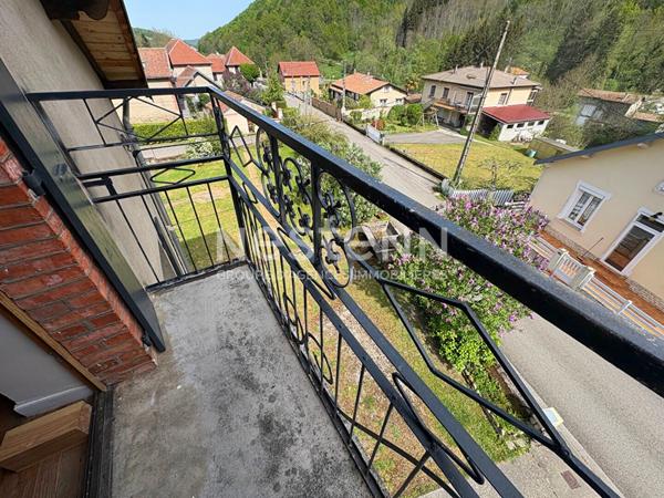 A VENDRE MAISON MONTFERRIER TROIS CHAMBRES / JARDIN / GARAGES