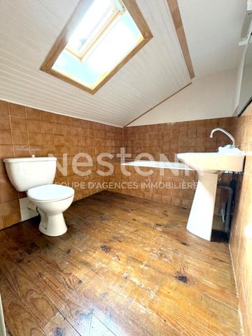 A VENDRE MAISON MONTFERRIER TROIS CHAMBRES / JARDIN / GARAGES