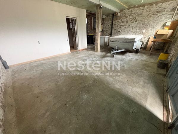 A VENDRE MAISON MONTFERRIER TROIS CHAMBRES / JARDIN / GARAGES
