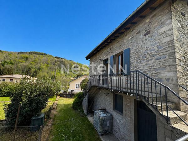 A VENDRE MAISON MONTFERRIER TROIS CHAMBRES / JARDIN / GARAGES