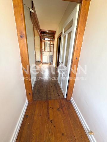 A VENDRE MAISON MONTFERRIER TROIS CHAMBRES / JARDIN / GARAGES