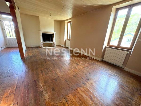 A VENDRE MAISON MONTFERRIER TROIS CHAMBRES / JARDIN / GARAGES