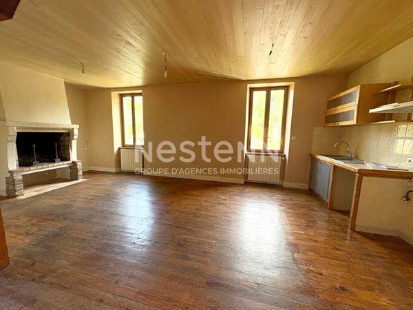 A VENDRE MAISON MONTFERRIER TROIS CHAMBRES / JARDIN / GARAGES