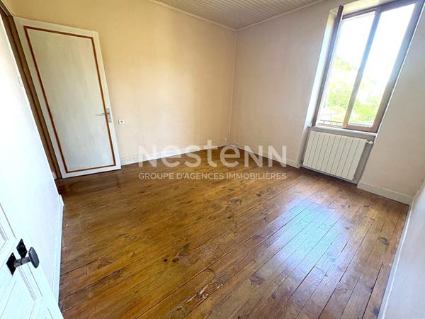 A VENDRE MAISON MONTFERRIER TROIS CHAMBRES / JARDIN / GARAGES