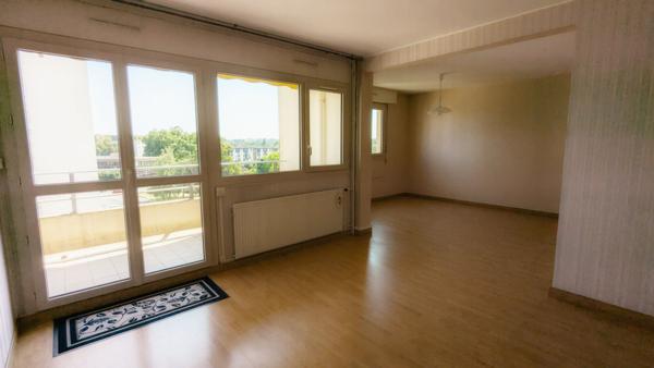 ACHAT-VENTE LAVAL Appartement T4 Rive Gauche